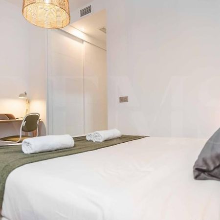 מאלגה Fresh & Stylish Apartment With Parking By Rems מראה חיצוני תמונה