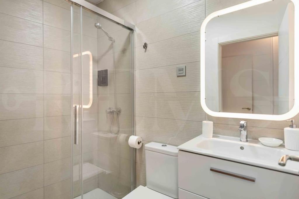 מאלגה Fresh & Stylish Apartment With Parking By Rems מראה חיצוני תמונה