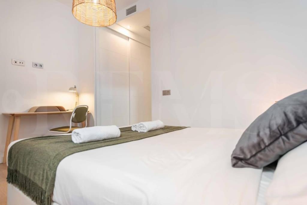 מאלגה Fresh & Stylish Apartment With Parking By Rems מראה חיצוני תמונה