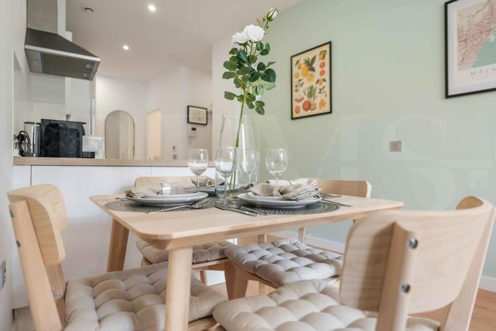 מאלגה Fresh & Stylish Apartment With Parking By Rems מראה חיצוני תמונה