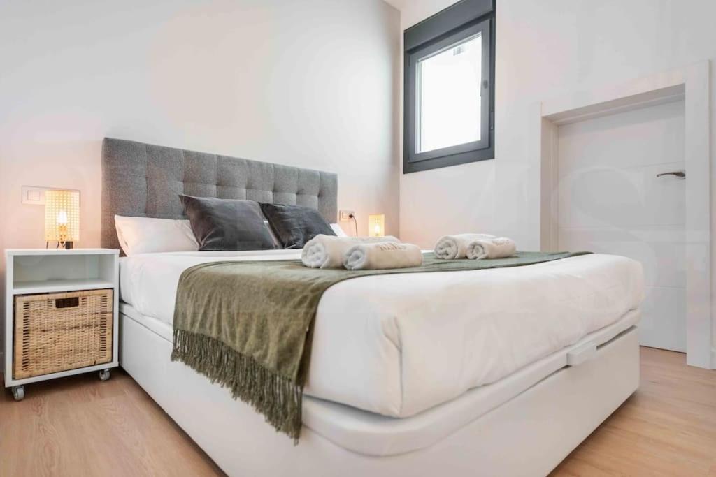 מאלגה Fresh & Stylish Apartment With Parking By Rems מראה חיצוני תמונה