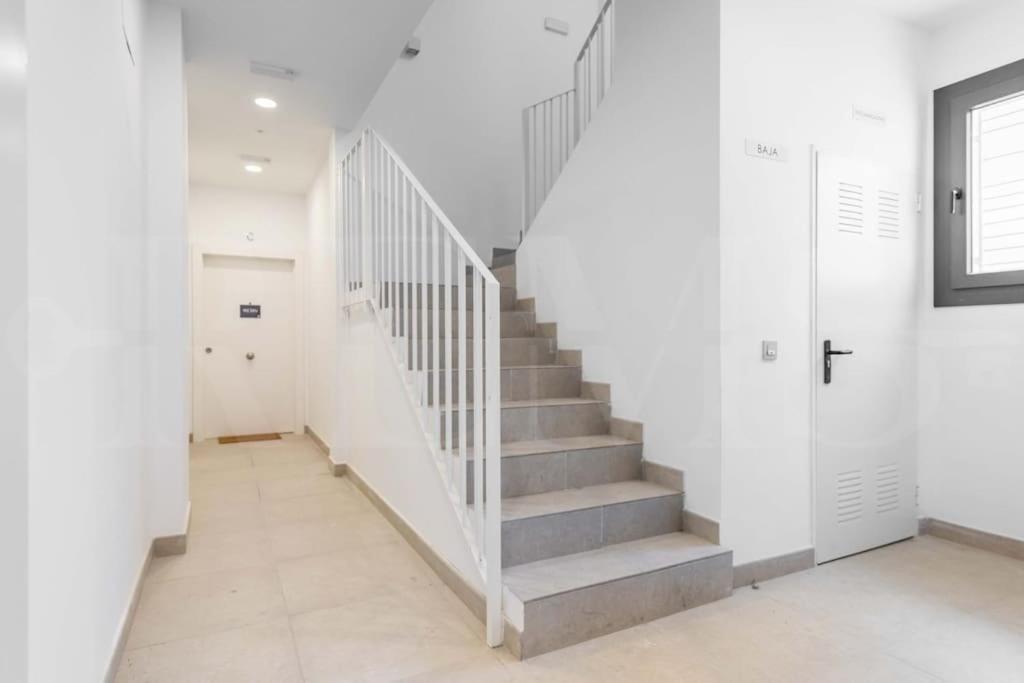 מאלגה Fresh & Stylish Apartment With Parking By Rems מראה חיצוני תמונה