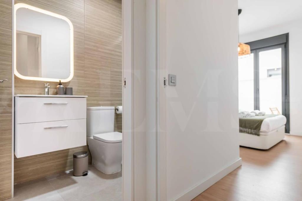 מאלגה Fresh & Stylish Apartment With Parking By Rems מראה חיצוני תמונה