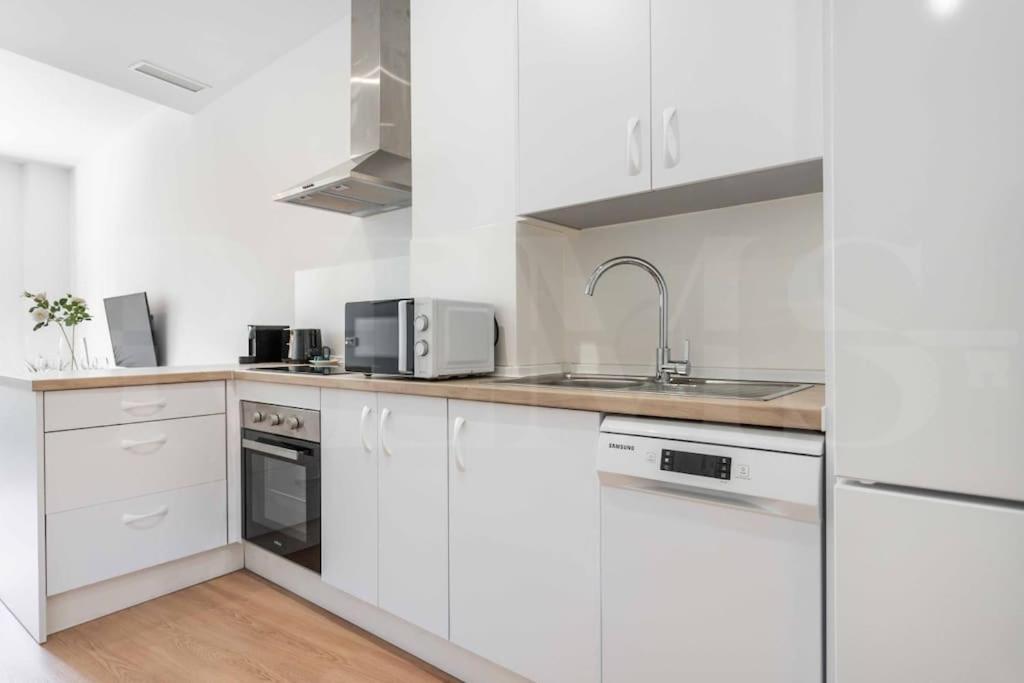 מאלגה Fresh & Stylish Apartment With Parking By Rems מראה חיצוני תמונה