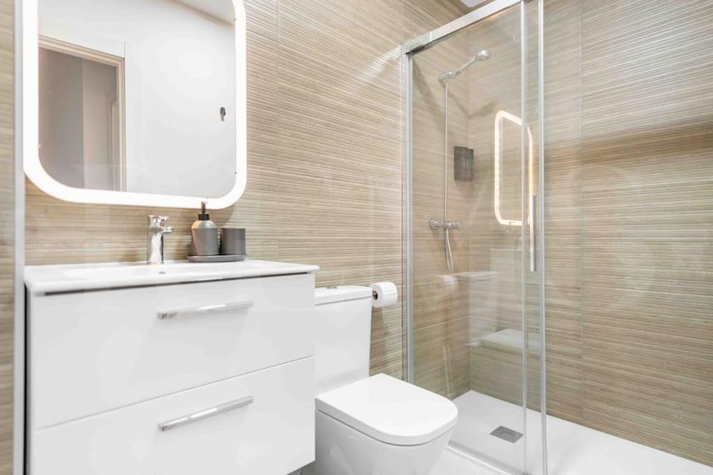 מאלגה Fresh & Stylish Apartment With Parking By Rems מראה חיצוני תמונה